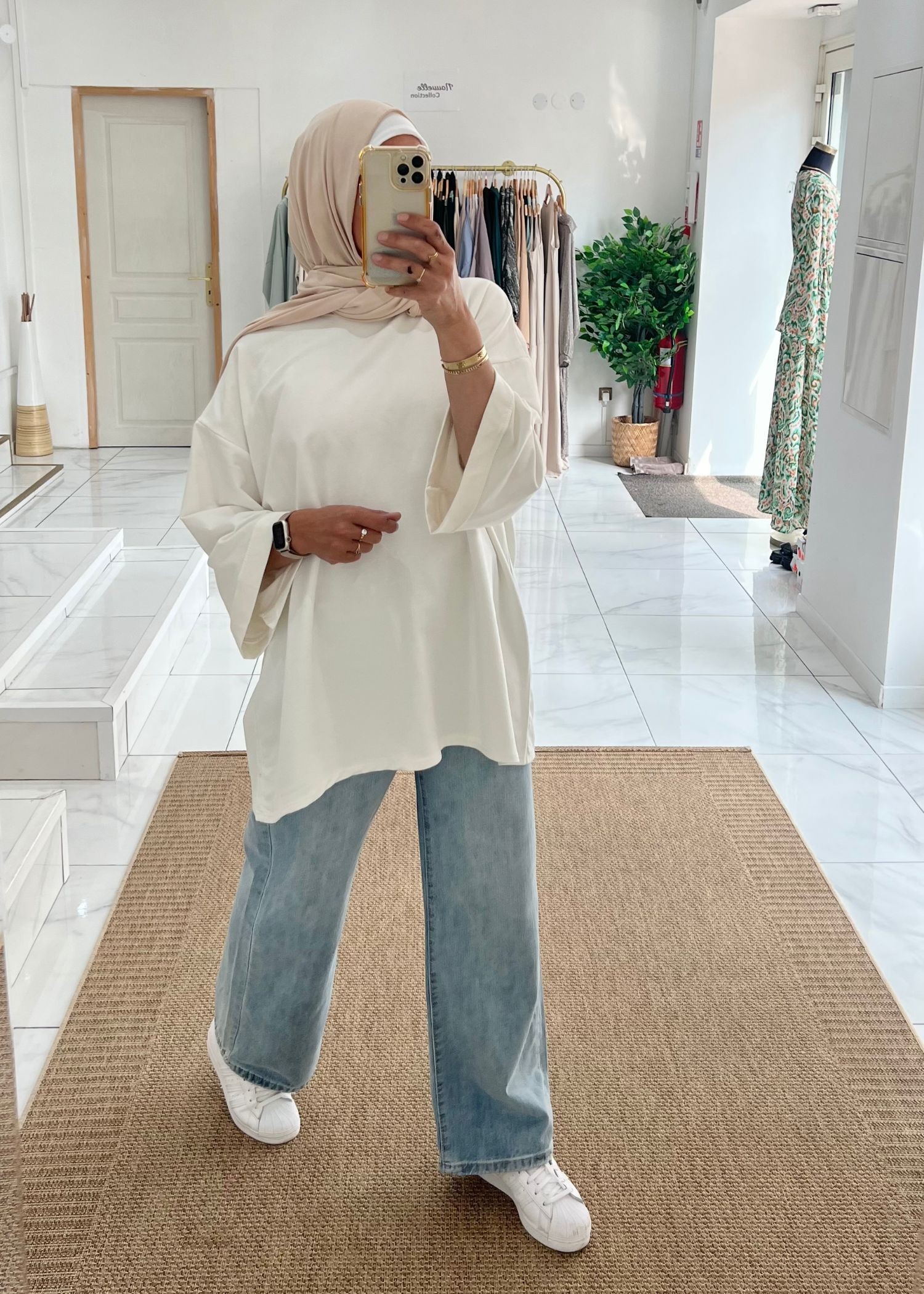 Tee-shirt over blanc cassé