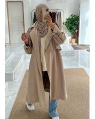 Trench over beige