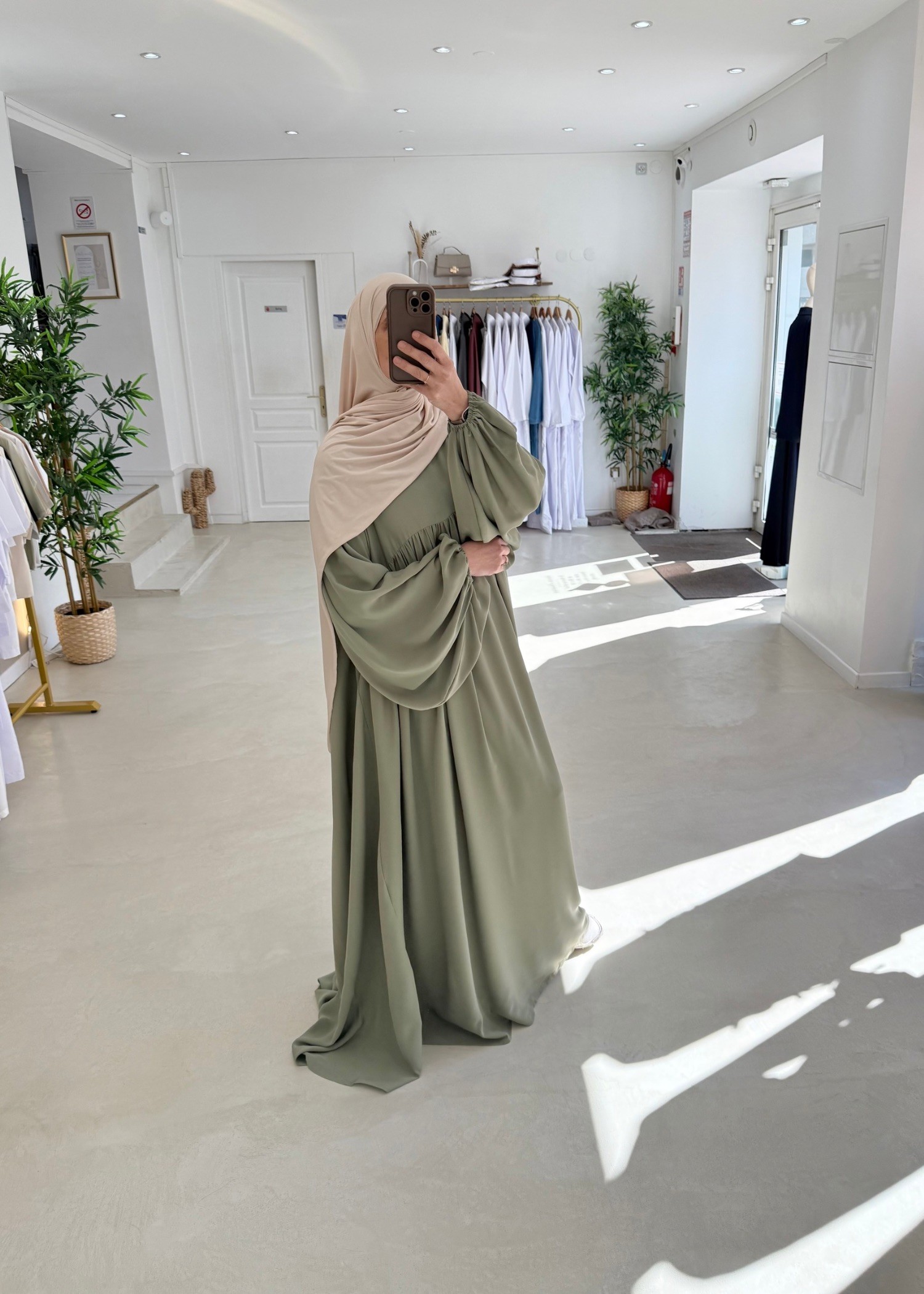 Abaya ballon vert amande Abaya ballon vert amande