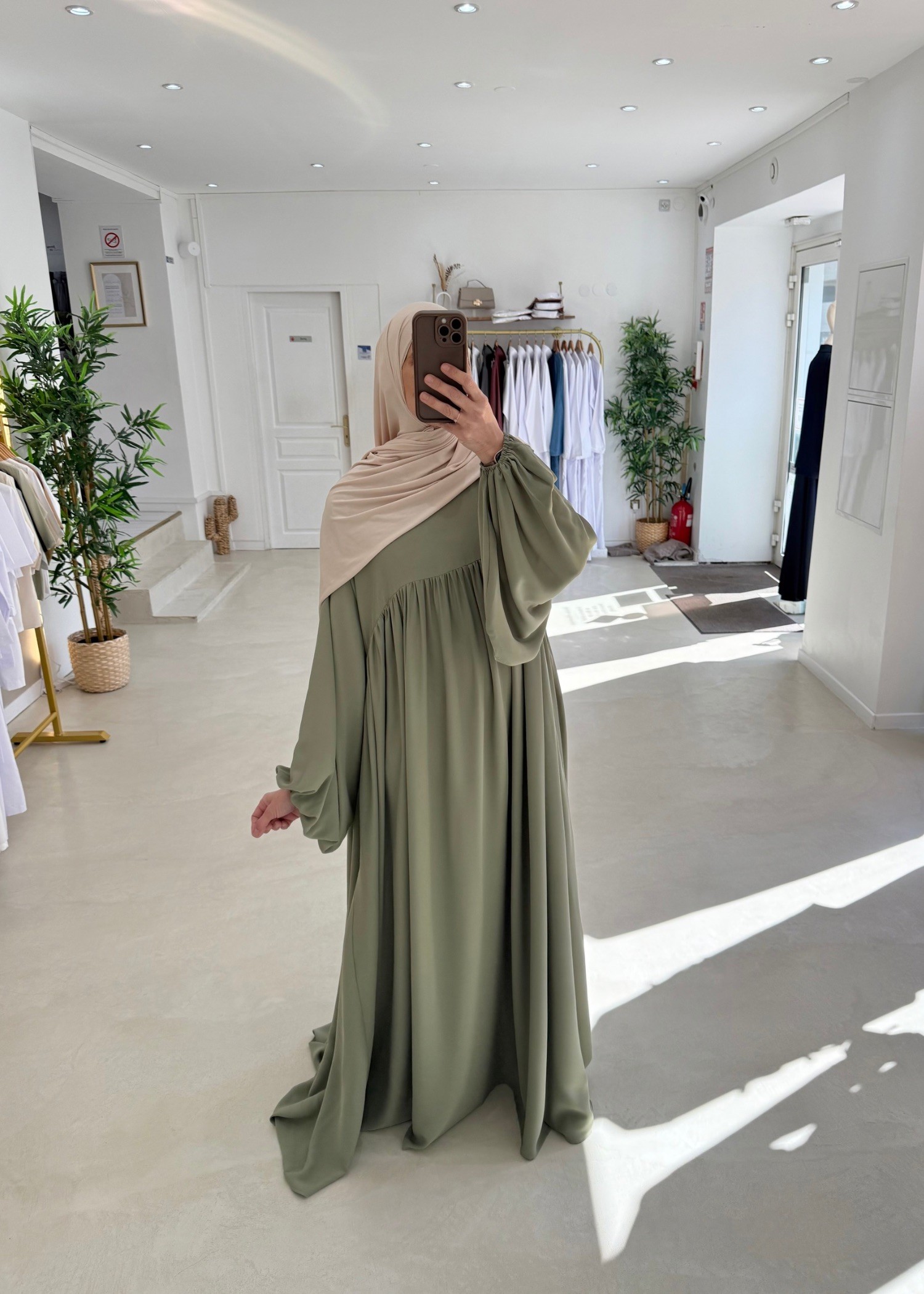Abaya ballon vert amande Abaya ballon vert amande