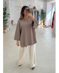 Tee-shirts over taupe