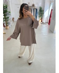 Tee-shirts over taupe