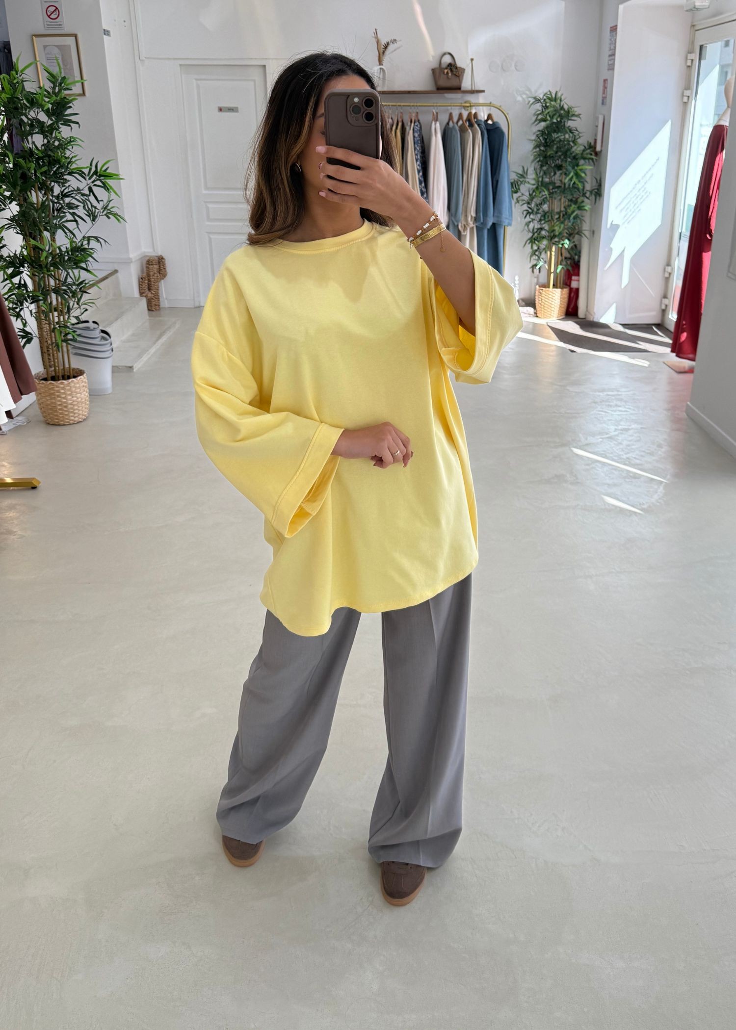 Tee-shirts over jaune