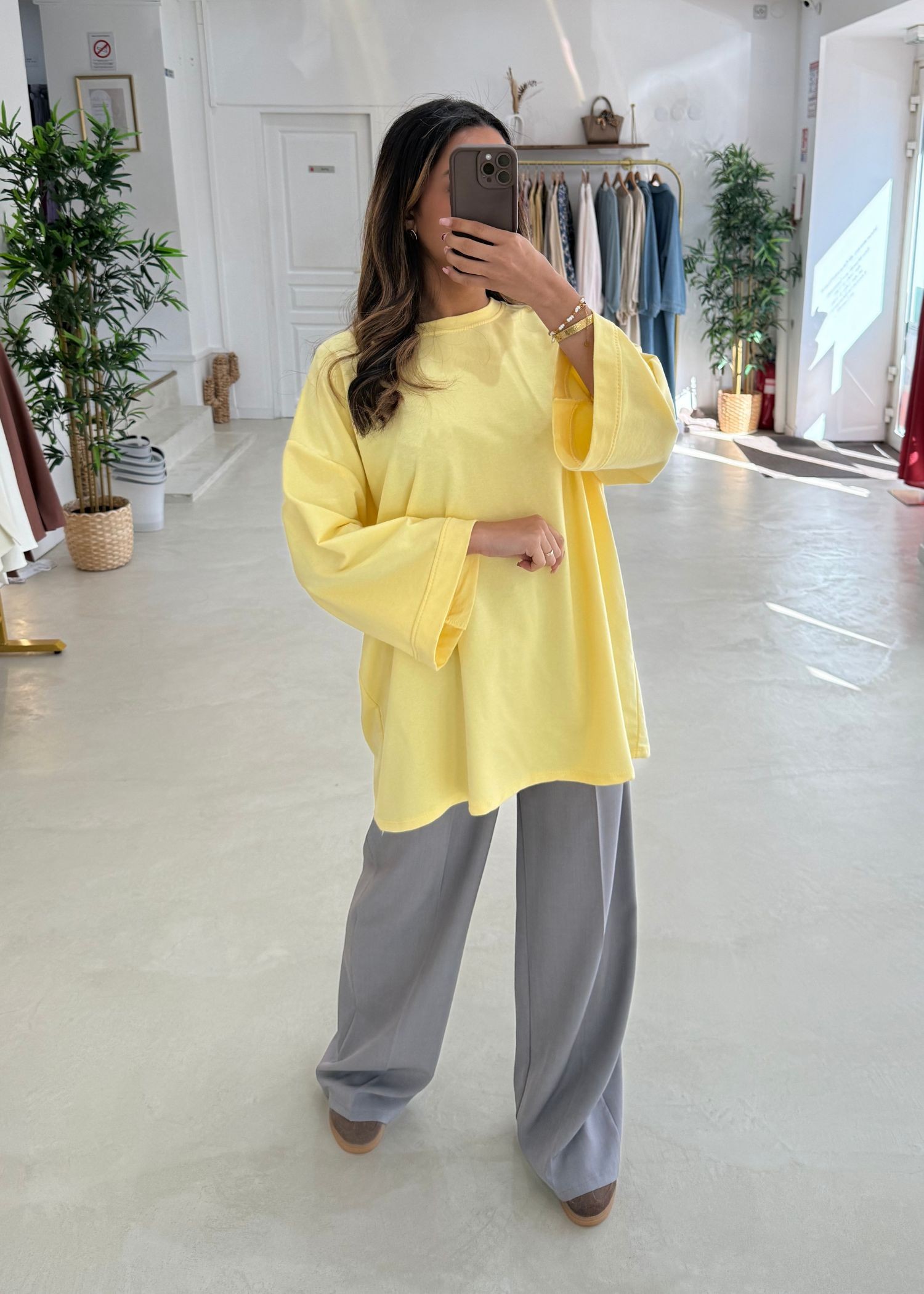 Tee-shirts over jaune