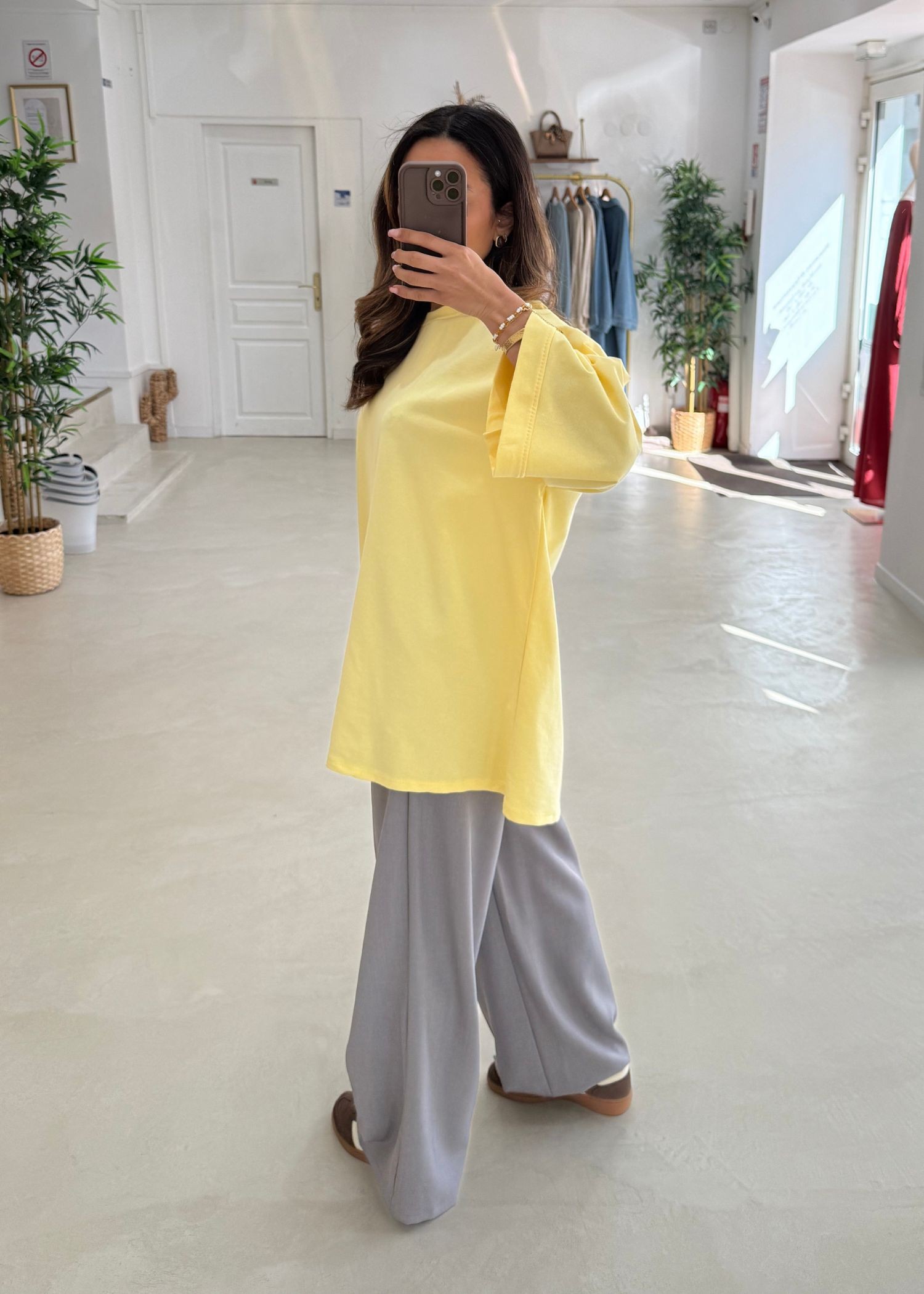 Tee-shirts over jaune