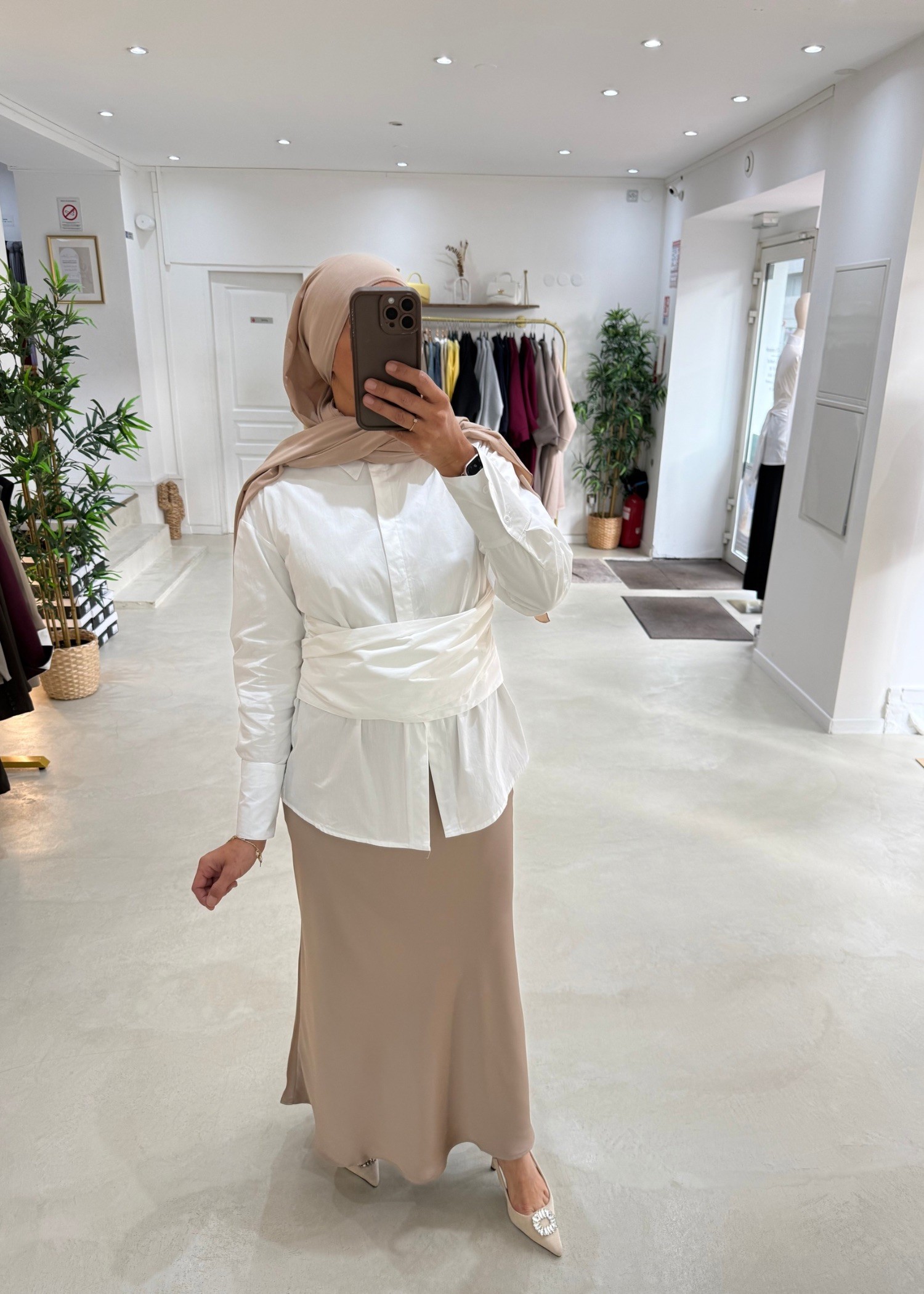 Jupe satiné beige Jupe satiné beige