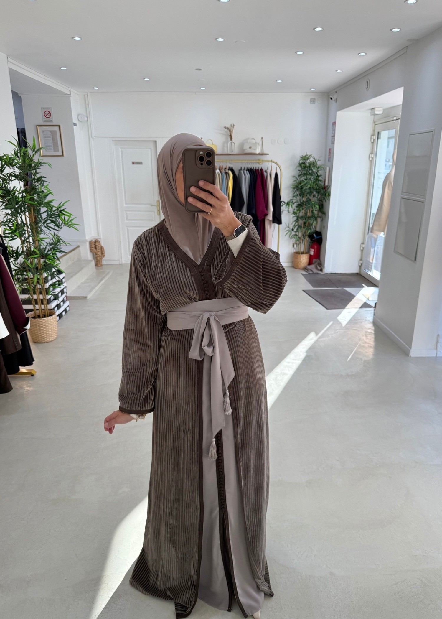 Caftan élégancia taupe Caftan élégancia taupe