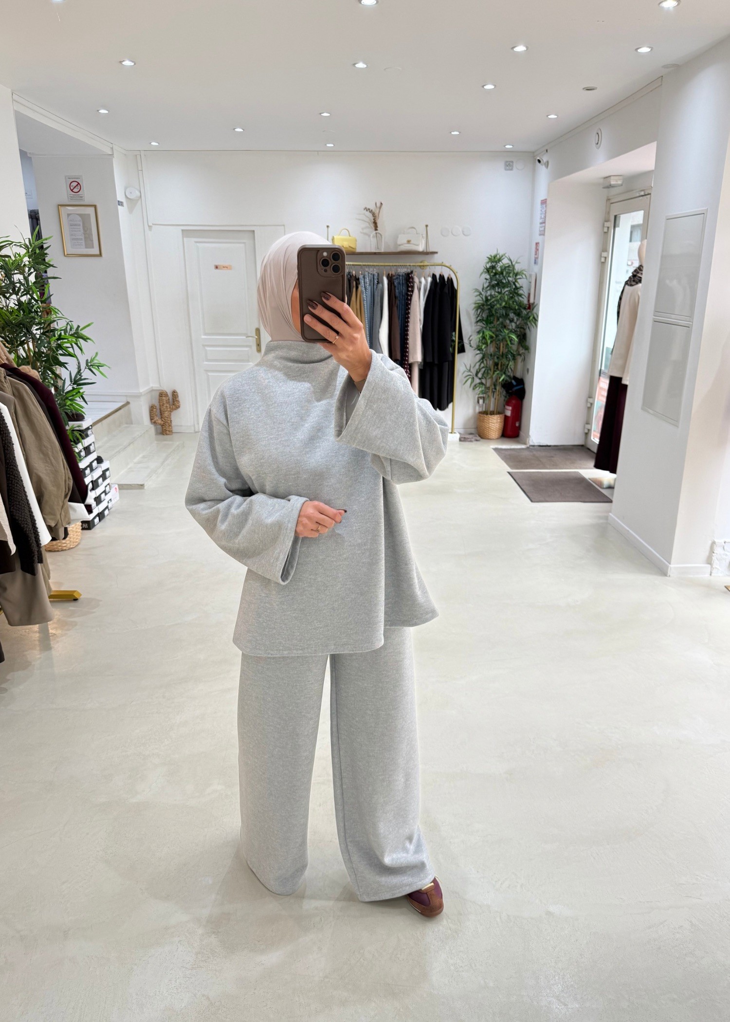 Ensemble Ozan gris clair