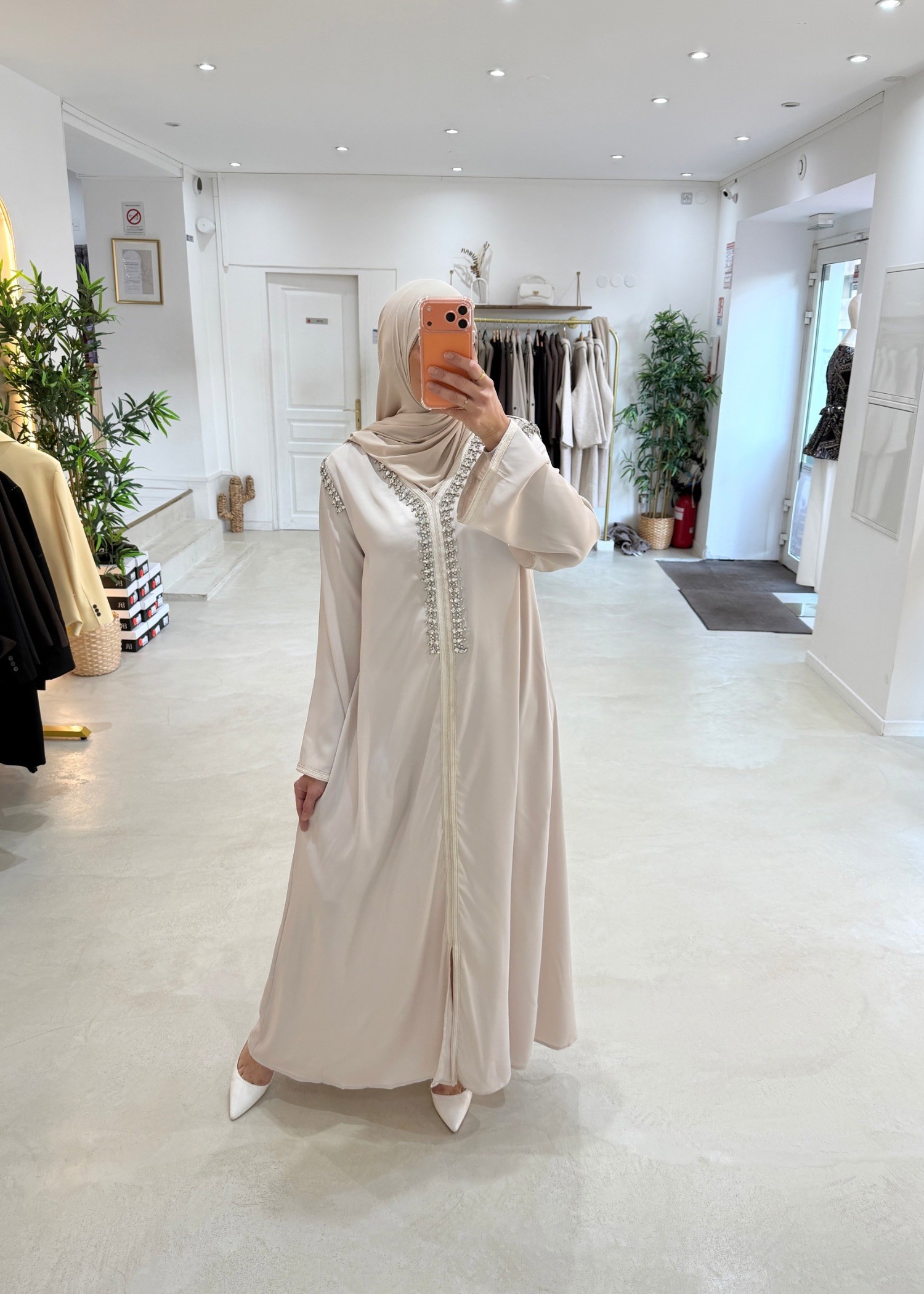 Abaya Elya Nude à strass