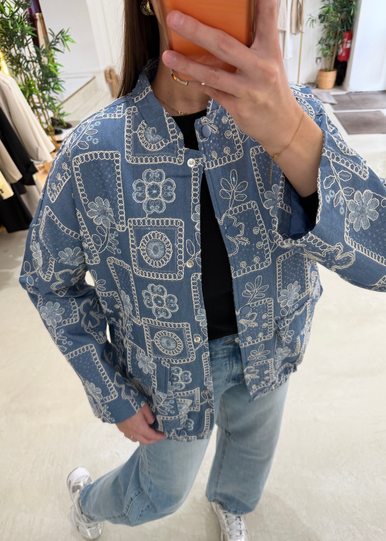 Veste brodé bleu ciel