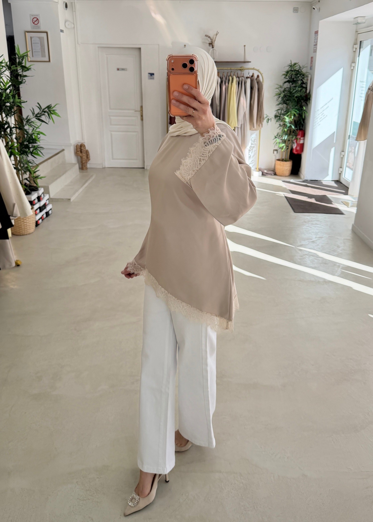 Haut satin asymétrique beige