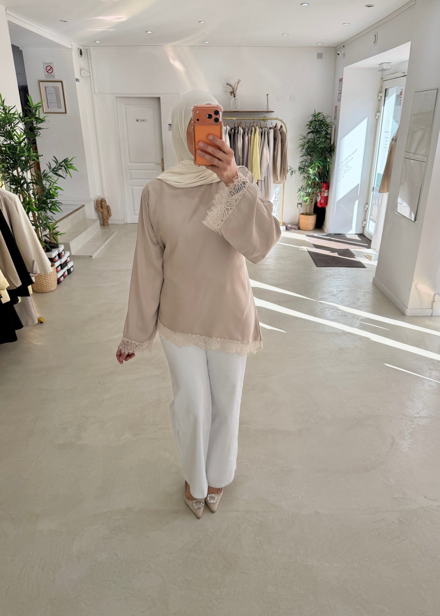 Haut satin asymétrique beige