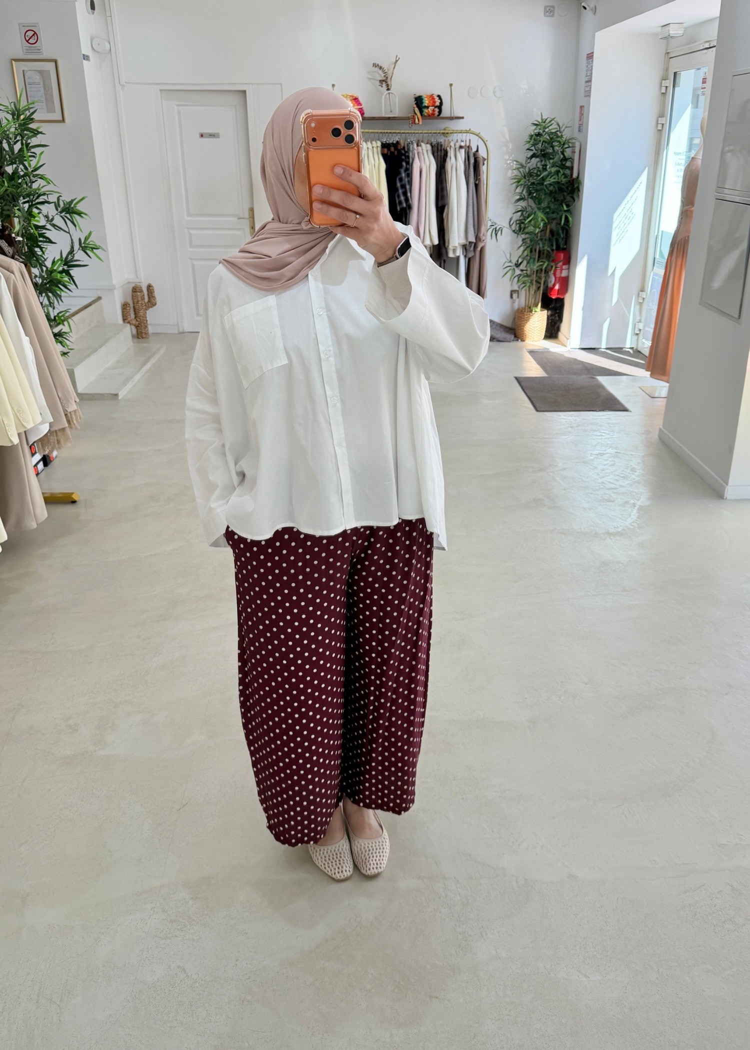 Pantalon à pois bordeaux cheville
